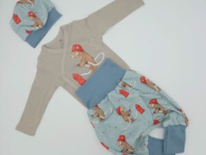 Pumphose, passender Body und Kappe (Grösse 62-74)