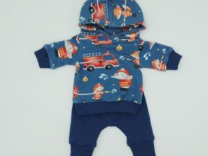 Puppenkleidung (Hoodie und Pumphose)