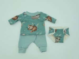 Puppenkleidung (T-Shirt, Pumphose und Windel)