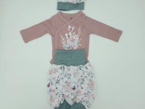 Pumphose, passender Body und Kappe (Grösse 50-62)