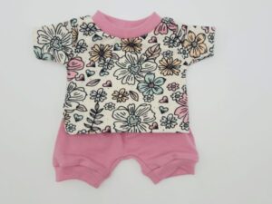Puppenkleidung (kurzes T-Shirt und kurze Pumphose)